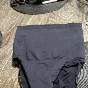 Midwaist core sculpting brief